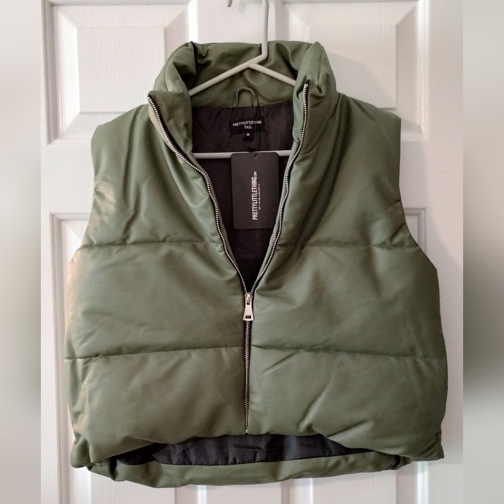 PrettyLittleThing Olive Green Puffer Vest NWT❗️